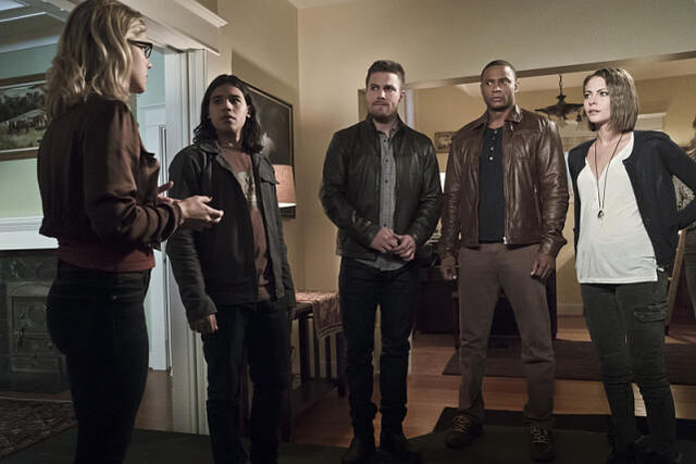 Datei:Arrow 4x08.jpg