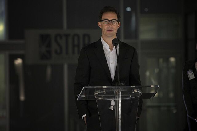 Файл:Harrison Wells.jpg
