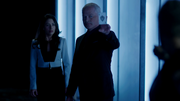 Damien Darhk shouts on Jeremy Tell (5)