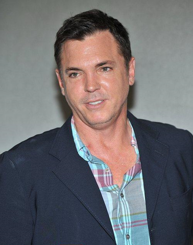 File:Nicholas Lea.png