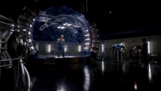 File:Cisco analyzes Eobard Thawne's Reverse-Flash hologram.png