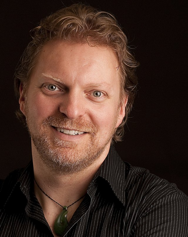 File:Alex Zahara.png