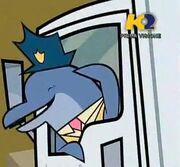 TDI Delfino con furgone del cibo.jpg