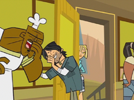 Chris Chef ridono per sfida imminente.png