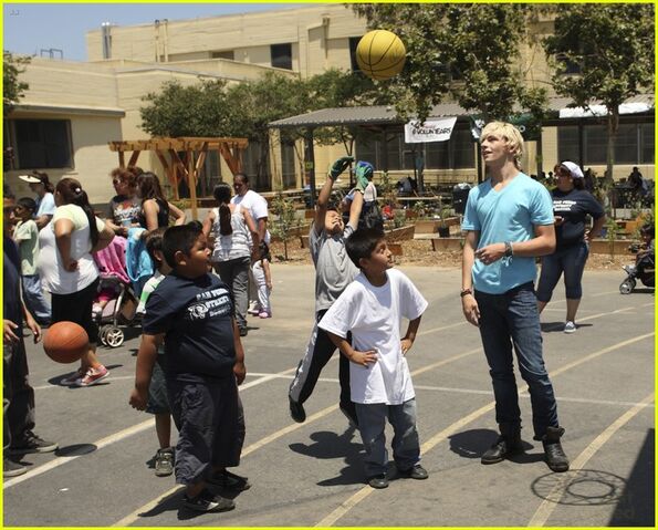 Archivo:Laura-marano-ross-lynch-ffc-15.jpg