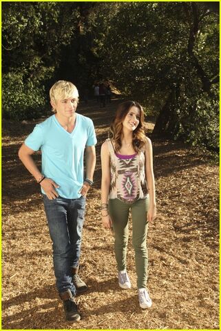 Archivo:Laura-marano-ross-lynch-ffc-14.jpg