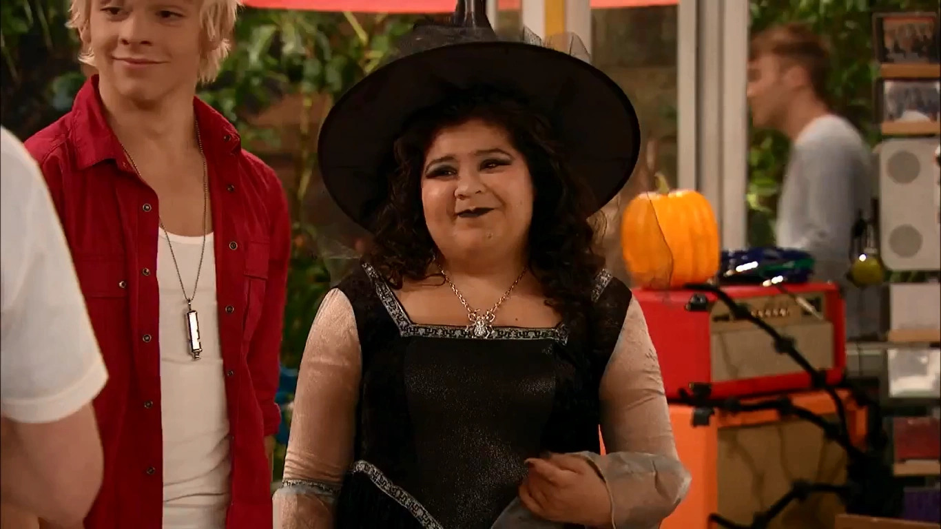 Image Costumes & Courage (150).png Austin & Ally Wiki FANDOM
