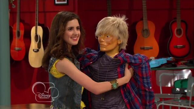 File:Auslly Mwah.jpg