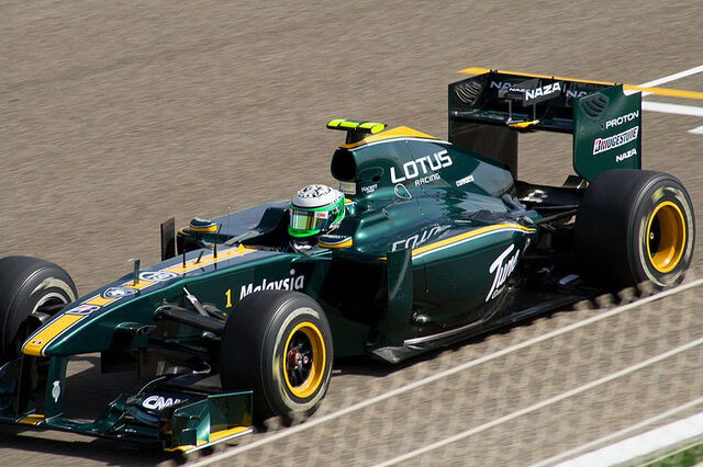 File:Heikki Kovalainen 2010 Bahrain.jpg