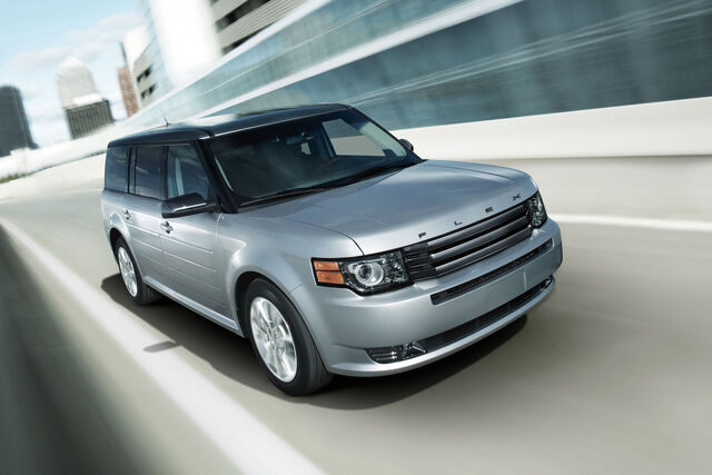 File:2011-Ford-Flex-Titanium-2.jpg