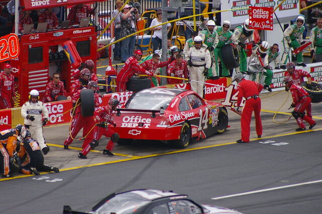 File:Tony stewart 14 pit.jpg