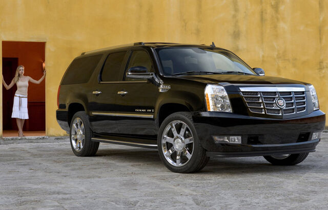 File:Escalade-esv-girl.jpg