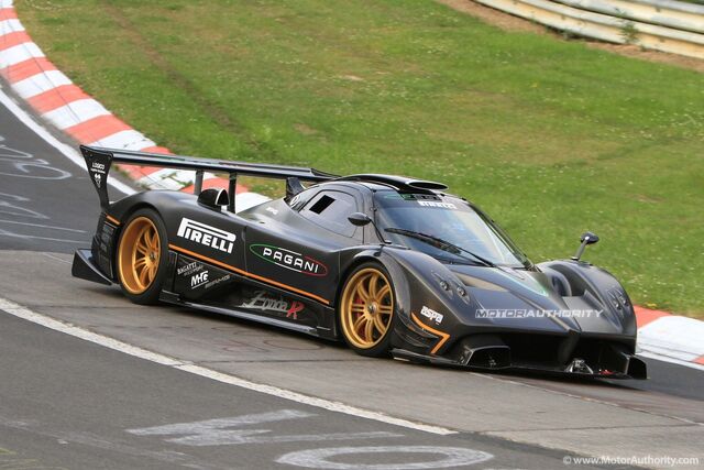 File:Pagani-zonda-r-spied-on-the-ring-setting-new-647-lap-time 100315242 h.jpg