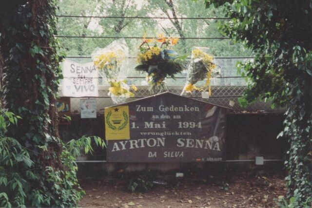 File:AyrtonSennaMemorialAtImola.jpg