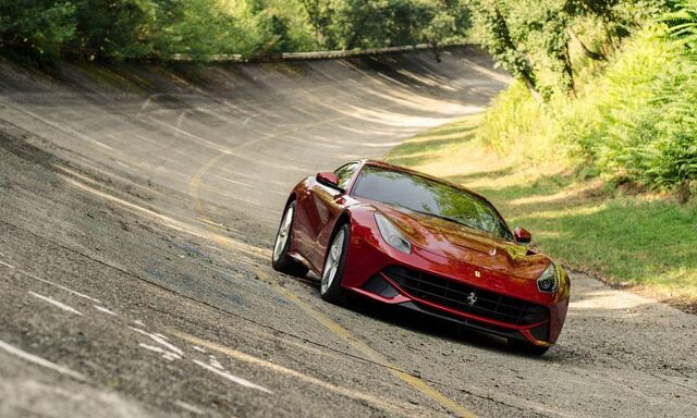 File:Ferrari-f12-berlinetta-7.jpg