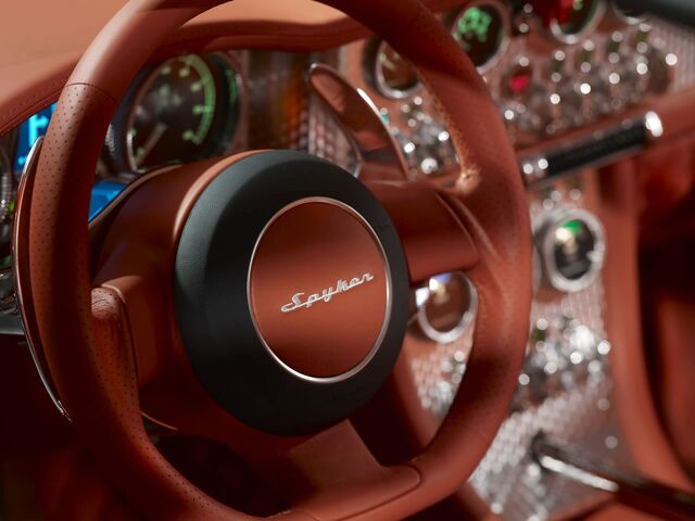 File:Spyker-c8-aileron 10.jpg