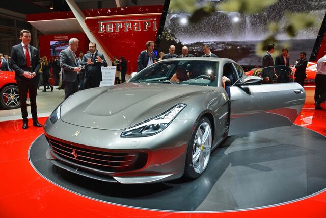 File:Ferrari GTC4Lusso .jpg