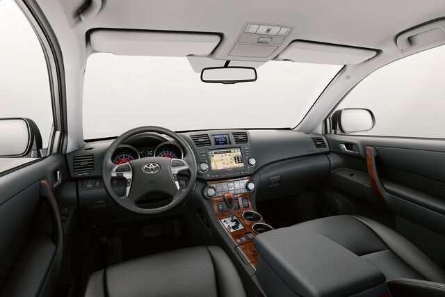 File:2011-Toyota-Highlander-Carscoop-4.jpg