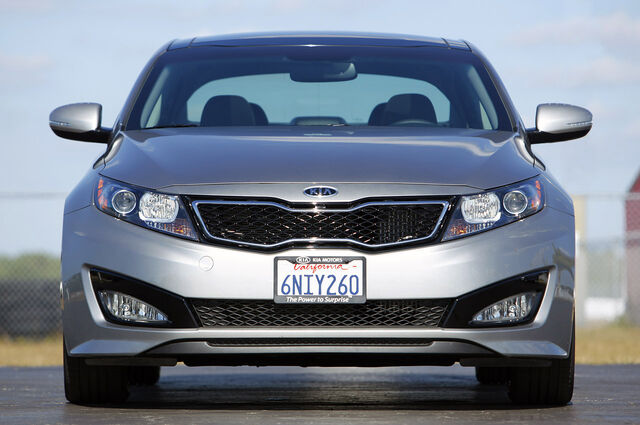 File:06-2011-kia-optima-20t-fd.jpg