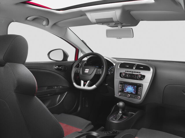 File:2009-SEAT-LEON-4.jpg