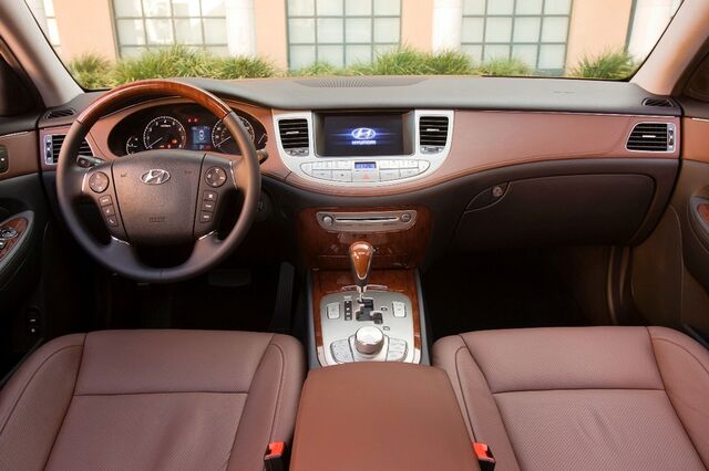 File:Hyundai Genesis 3.jpg