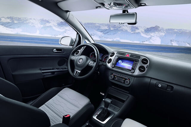 File:2010-VW-CrossGolf-5.jpg