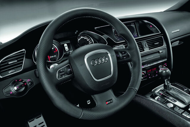 File:2011-Audi-RS5-Coupe-3.jpg
