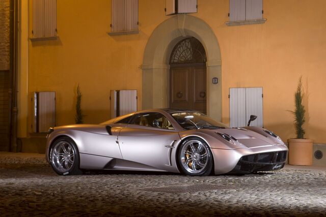 File:26-pagani-huayra.jpg