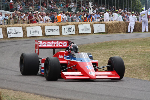 File:Beatricelola-hart thl1 1985-7.jpg