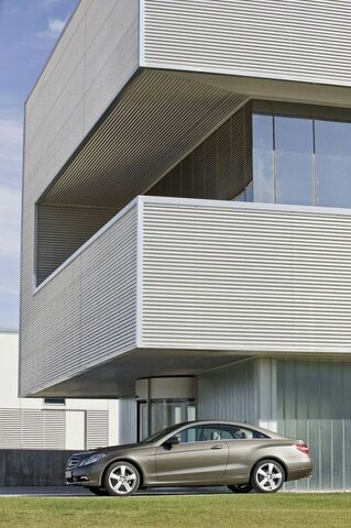 File:Mercedes-benz-e-class-coupe 6.jpg