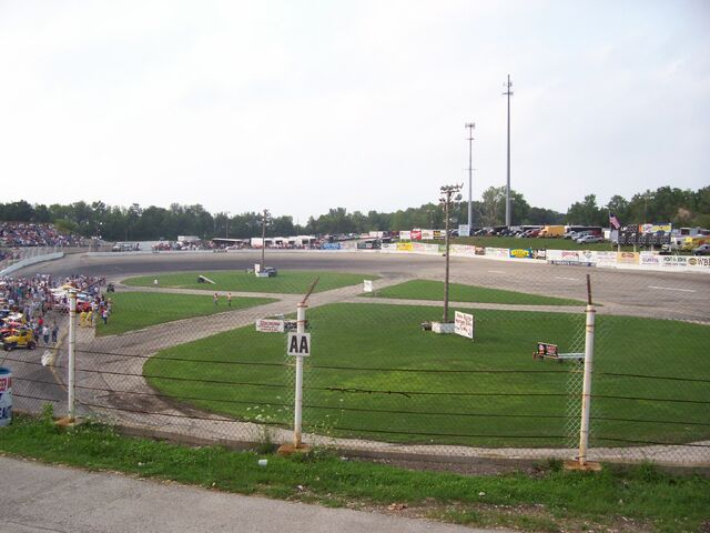 File:SlingerSuperSpeedway.jpg