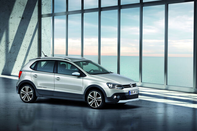 File:2011-Volkswagen-CrossPolo-2.jpg