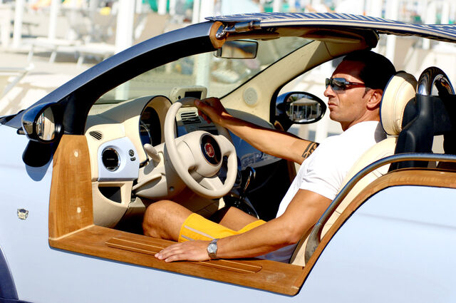 File:Fiat-500-Tender-Two-Castagna-12.jpg