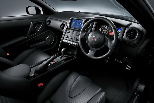 File:Nissan-GT-R-SpecV-15.jpg