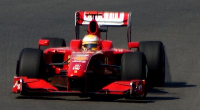 File:Luca Badoer 2009 Europe.jpg