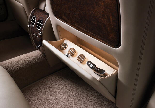 File:Bentley-Arnage-Final-Series-11.jpg
