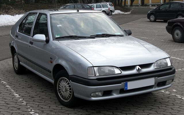 File:Renault 19 front.jpg
