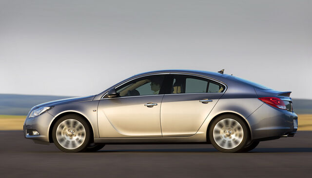 File:Opelinsigniahatch3.jpg