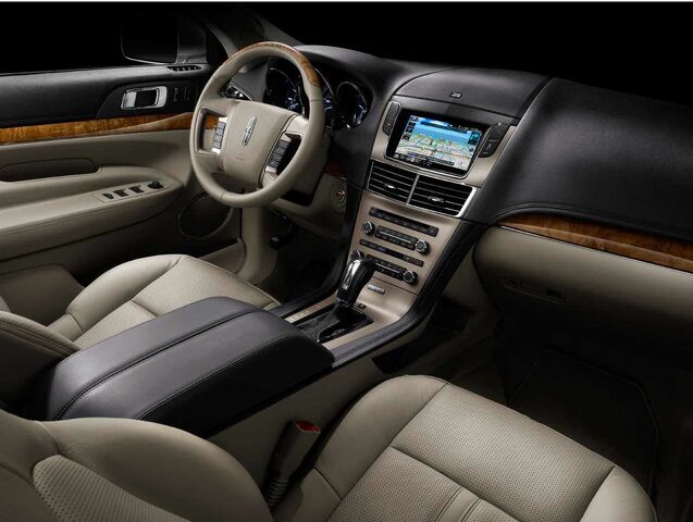 File:2010-lincoln-mkt0301280.jpg