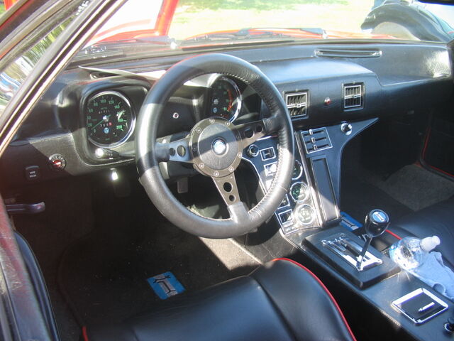 File:Detomaso Pantera Interior376.jpg