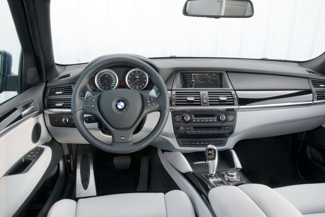 File:2010-BMW-X5M-15.jpg