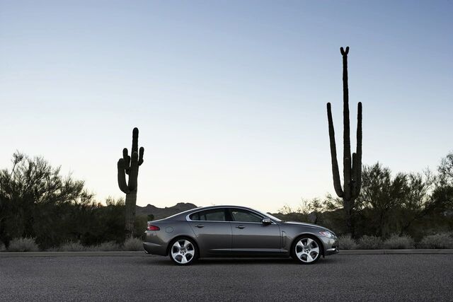 File:Jaguar XF silver 2.jpg