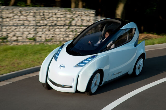File:16-nissan-land-glider-press.jpg