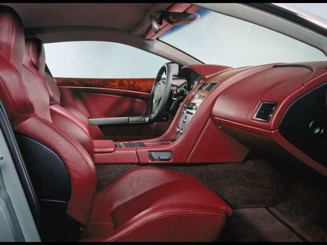 File:Aston-Martin-DB9-Interior-1600x1200.jpg