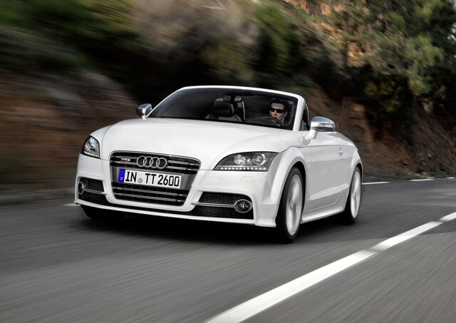 File:06-2011-audi-tt-press.jpg