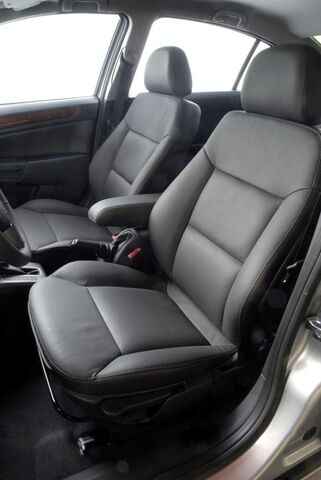 File:2009 Chevrolet Vectra 4.jpg