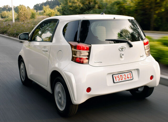 File:Toyota-iQ-European-1.jpg
