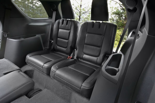 File:2011-Ford-Explorer-SUV-55.jpg