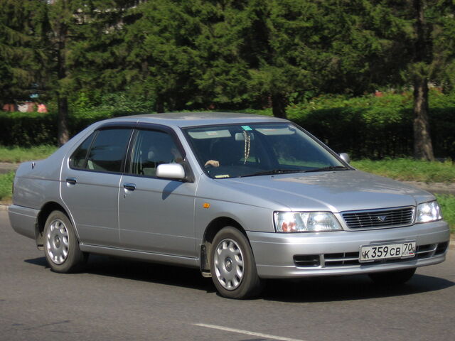 File:1998 Nissan Bluebird 01.jpg