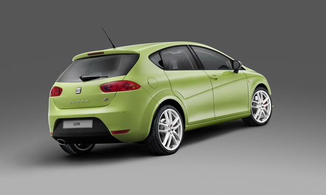 File:2010-SEAT-Leon-Cupra-R-2.jpg